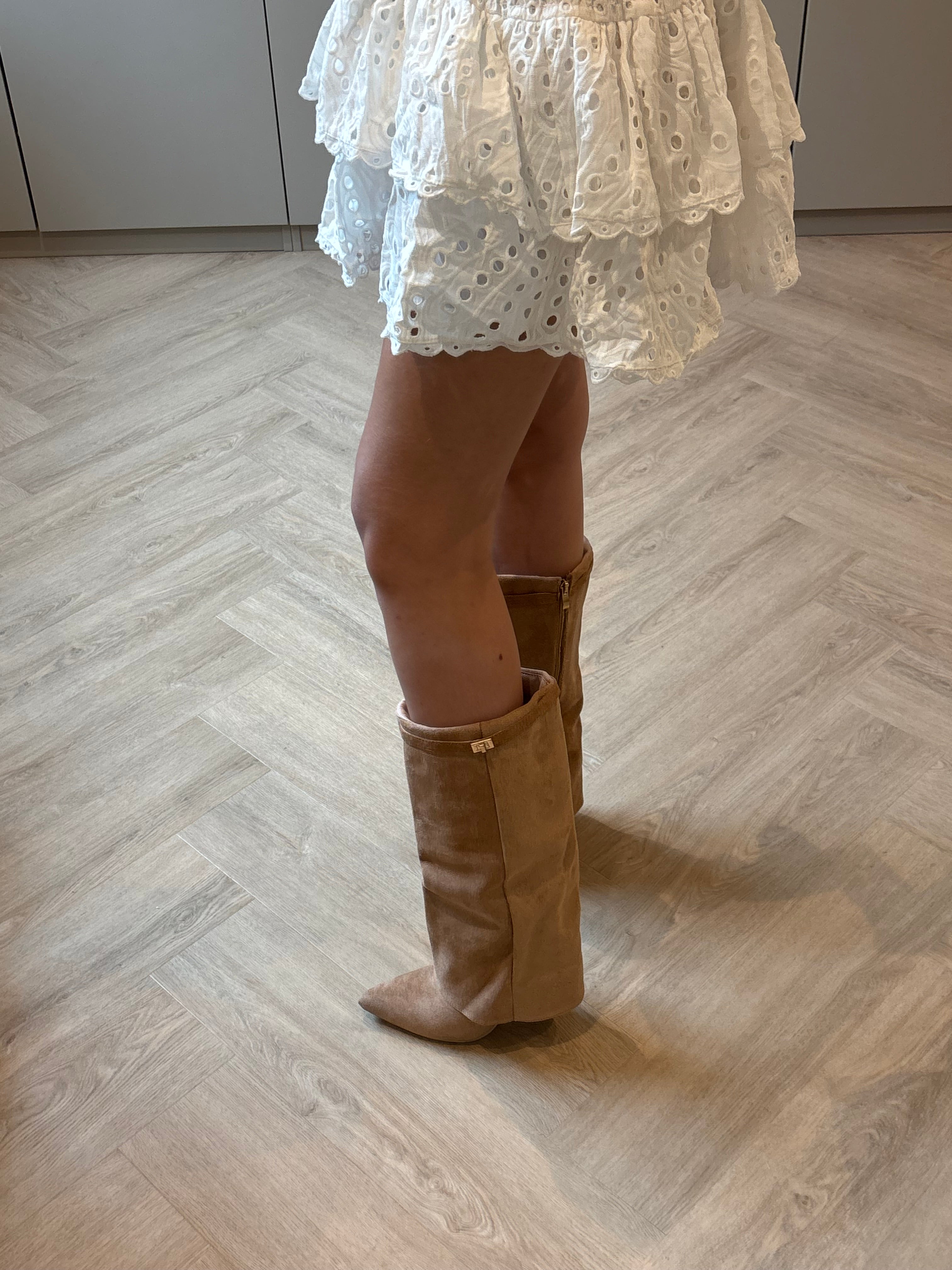 EMMA boots